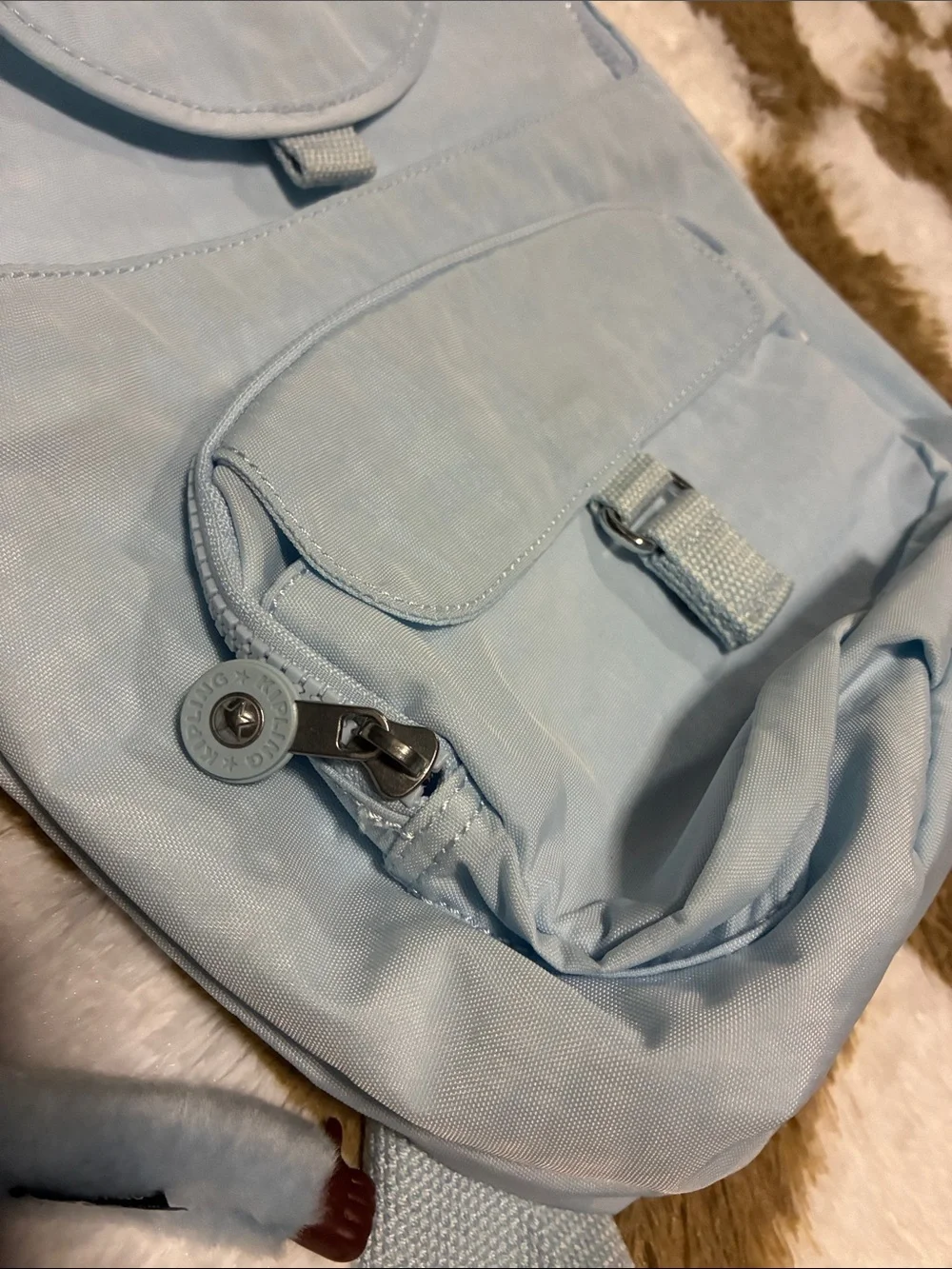 Kipling soft pale